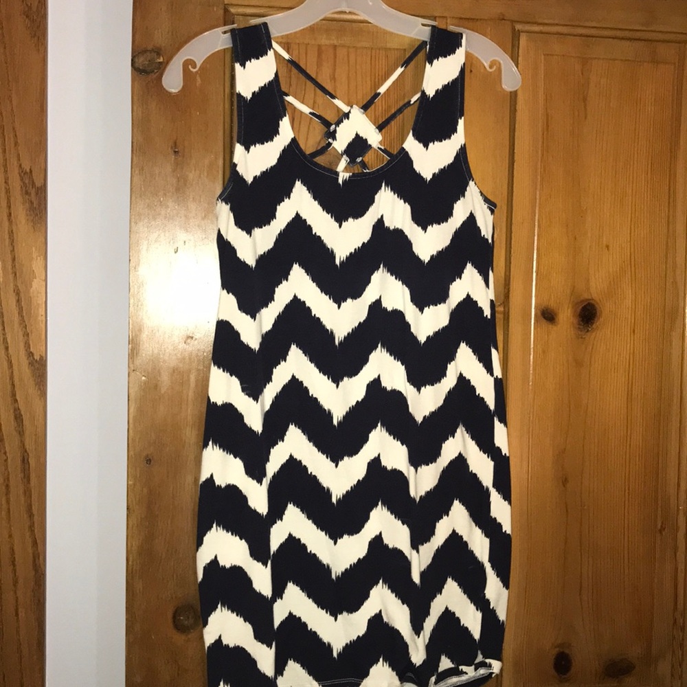 Sleeveless chevron dress